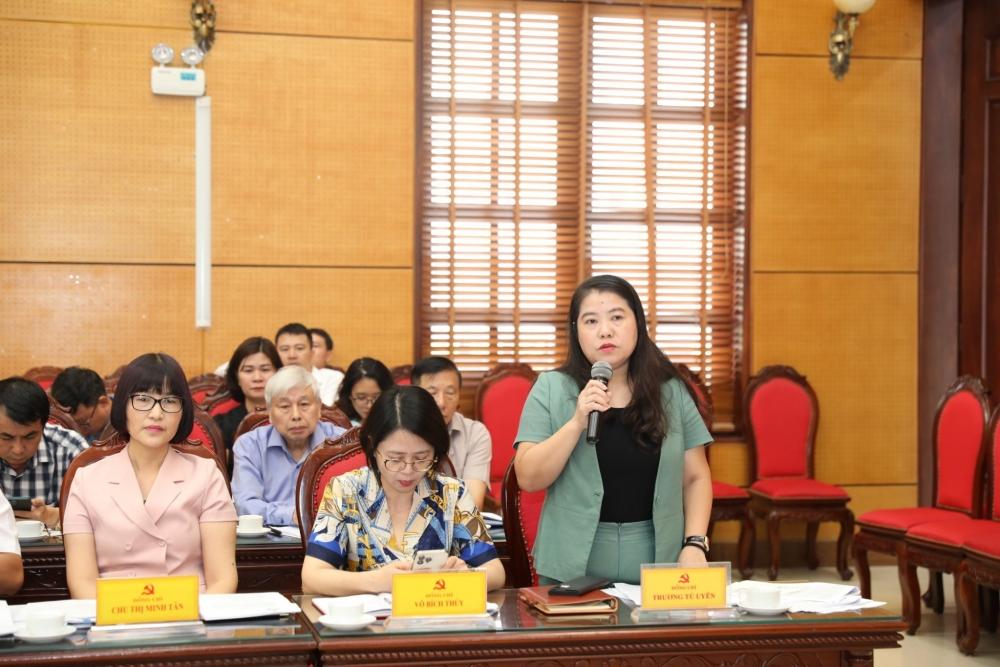 Đại biểu tham luận tại hội nghị