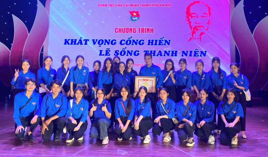 Thanh niên Hà Nội tham gia hoạt động thi đua sôi nổi