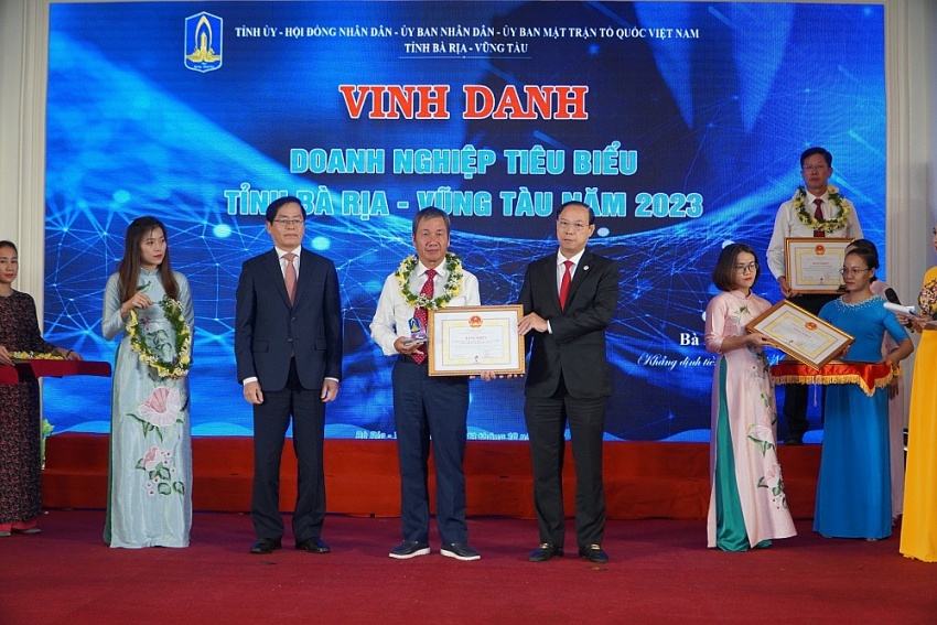 Petrovietnam có 3 doanh nghiệp tiêu biểu được tỉnh Bà Rịa - Vũng Tàu tôn vinh năm 2023 3 doanh nghiệp Dầu khí được tỉnh Bà Rịa - Vũng Tàu tôn vinh Doanh nghiệp tiêu biểu năm 2023