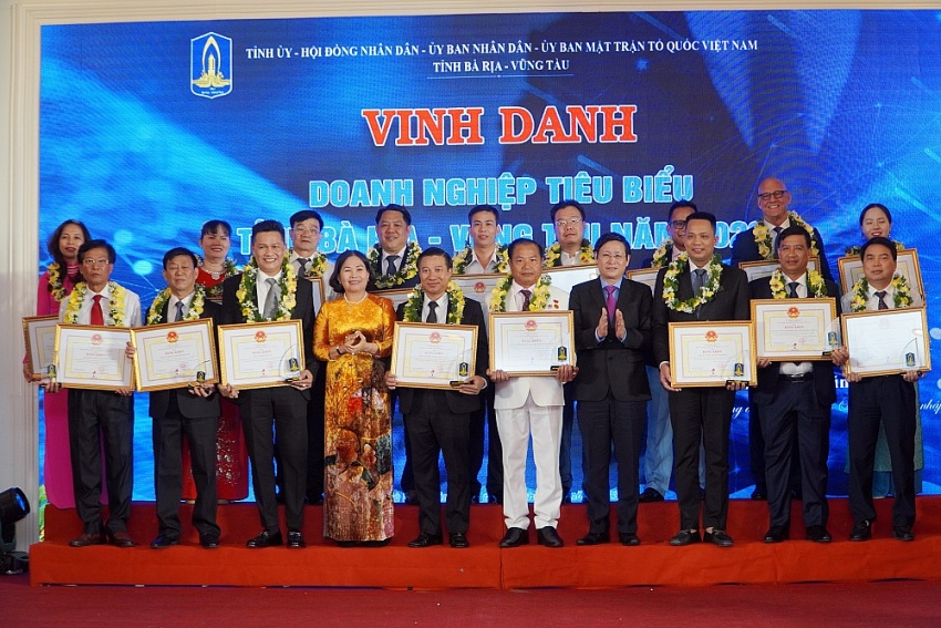 Petrovietnam có 3 doanh nghiệp tiêu biểu được tỉnh Bà Rịa - Vũng Tàu tôn vinh năm 2023 3 doanh nghiệp Dầu khí được tỉnh Bà Rịa - Vũng Tàu tôn vinh Doanh nghiệp tiêu biểu năm 2023
