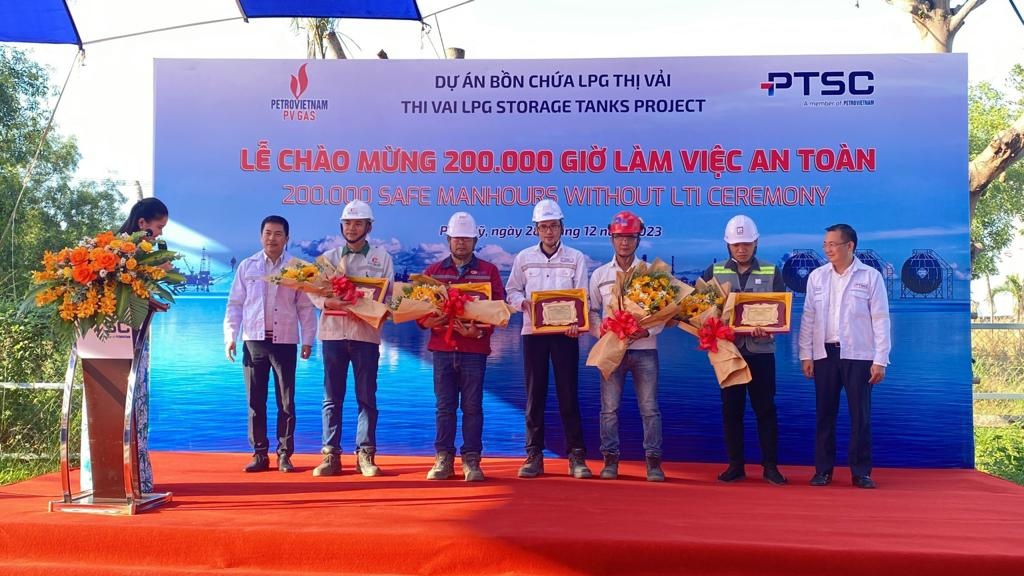 Dự án Bồn chứa LPG Thị Vải đạt mốc 200.000 giờ làm việc an toàn