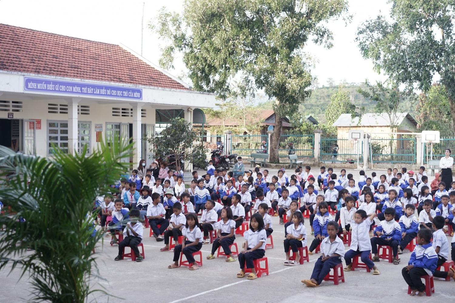 Cửu Long JOC mang “Mùa Xuân Yêu Thương” đến điểm trường vùng cao