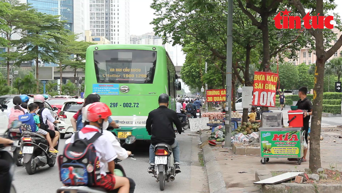 Hiện trạng nút giao Mễ Trì - Dương Đình Nghệ được đề xuất làm hầm chui gần 1.000 tỷ đồng- Ảnh 7.