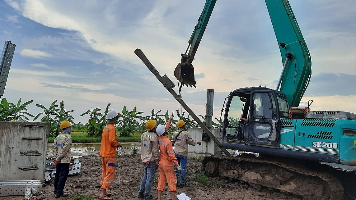 Hình ảnh đẹp của các chiến binh áo cam EVNNPC trên công trường đường dây 500kV mạch 3