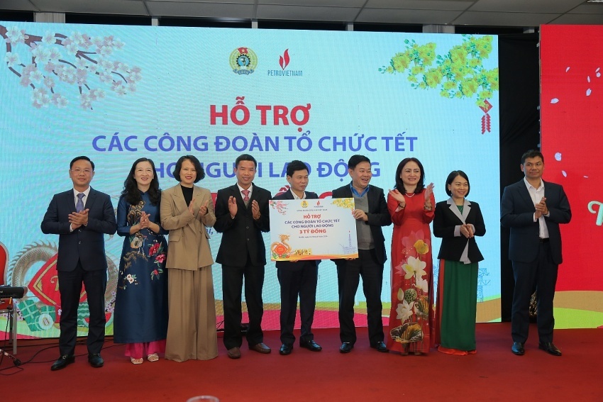 CĐ DKVN trao hỗ trợ 3 tỉ đồng cho các công đoàn tổ chức các hoạt động chăm lo Tết Nguyên đán 2024 cho đoàn viên, người lao động dầu khí.