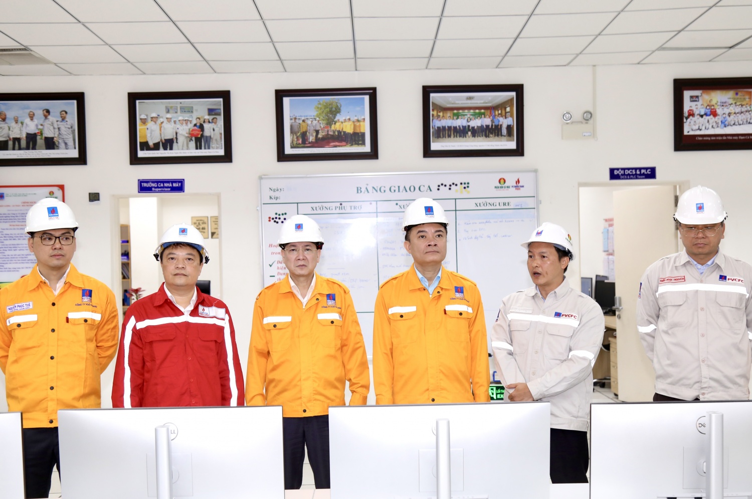 Tổng Giám đốc Petrovietnam Lê Ngọc Sơn làm việc tại Nhà máy Đạm Cà Mau