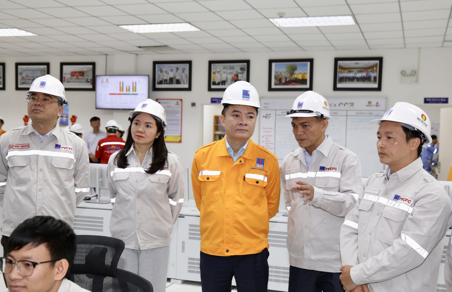 Tổng Giám đốc Petrovietnam Lê Ngọc Sơn làm việc tại Nhà máy Đạm Cà Mau