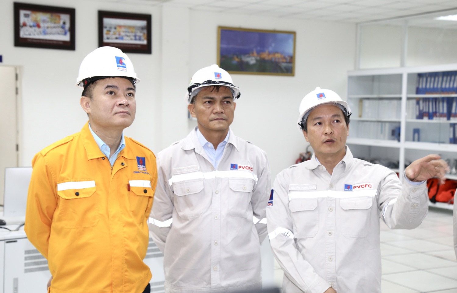 Tổng Giám đốc Petrovietnam Lê Ngọc Sơn làm việc tại Nhà máy Đạm Cà Mau