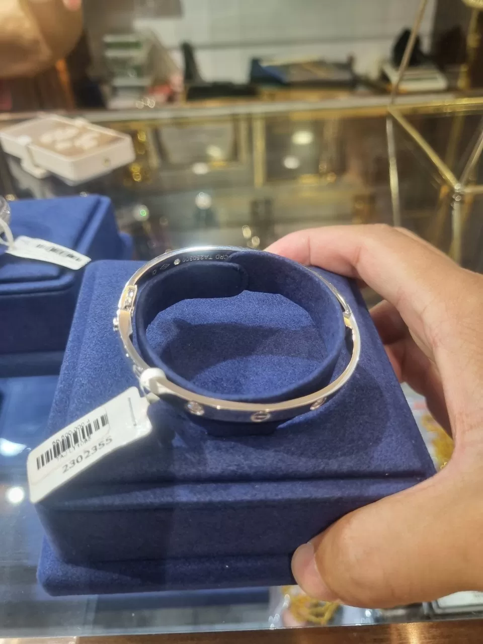 Hà Nội: Sự thật về trang sức vàng, kim cương mang thương hiệu Cartier tại TÚAN DIAMOND