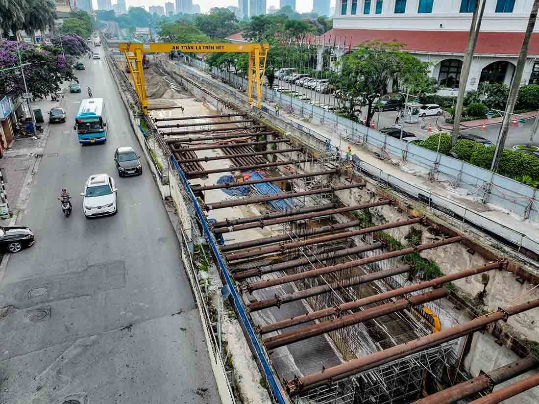 Tiến độ đoạn ngầm tuyến đường sắt đô thị Nhổn - Ga Hà Nội hiện ra sao?- Ảnh 1.