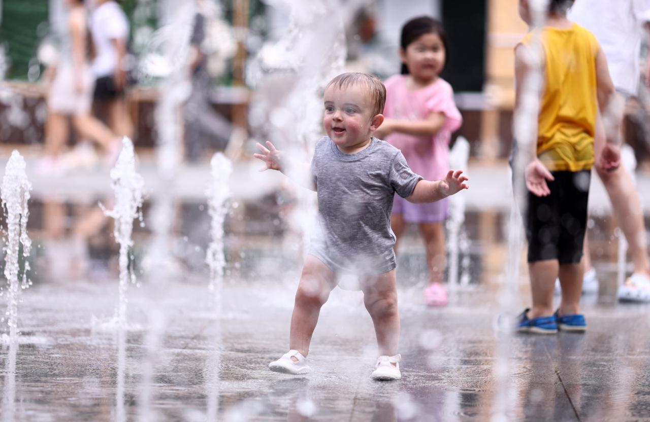 38 đêm nắng nóng kinh hoàng tại Hàn Quốc: Lập kỷ lục chưa từng có, liệu mùa đông lạnh giá có sắp biến mất?- Ảnh 2.