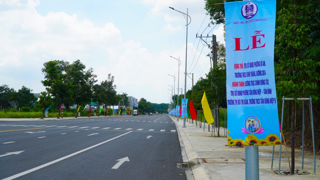 Ngày 14/8 vừa qua, TP Dĩ An (tỉnh Bình Dương) đã tổ chức lễ khánh thành, đưa vào khai thác đường trục chính Đông - Tây