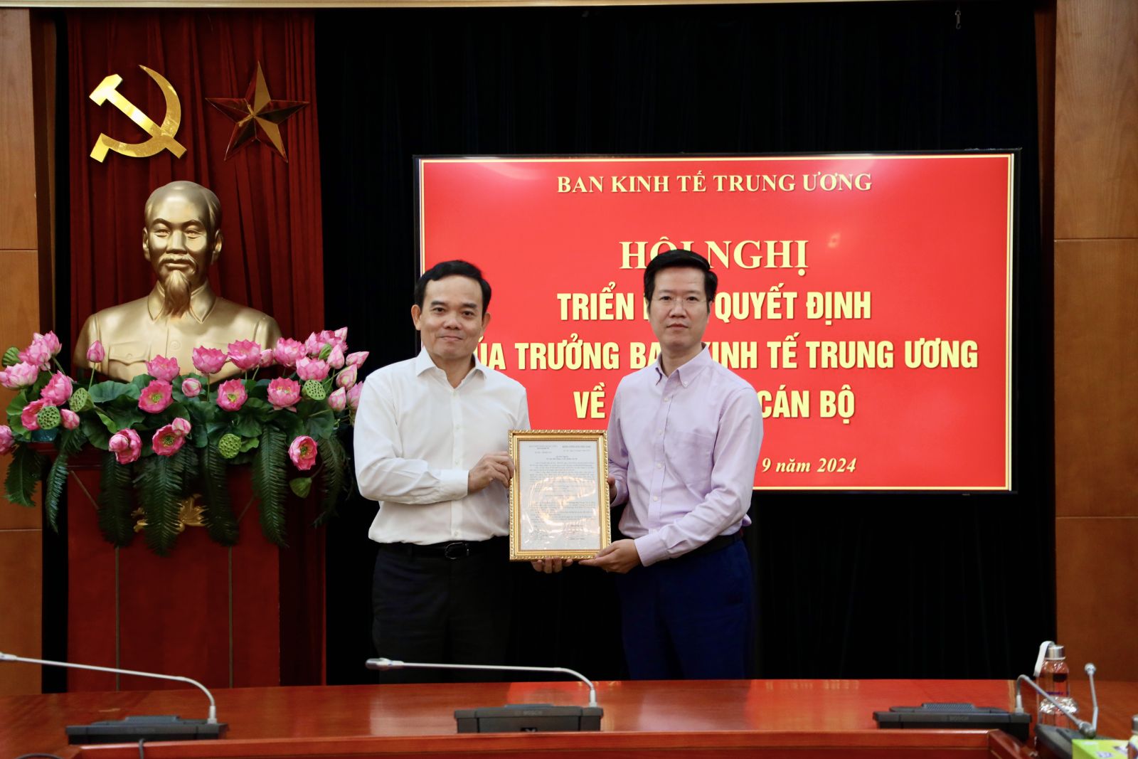 Ban Kinh tế Trung ương bổ nhiệm tân Vụ trưởng- Ảnh 1.