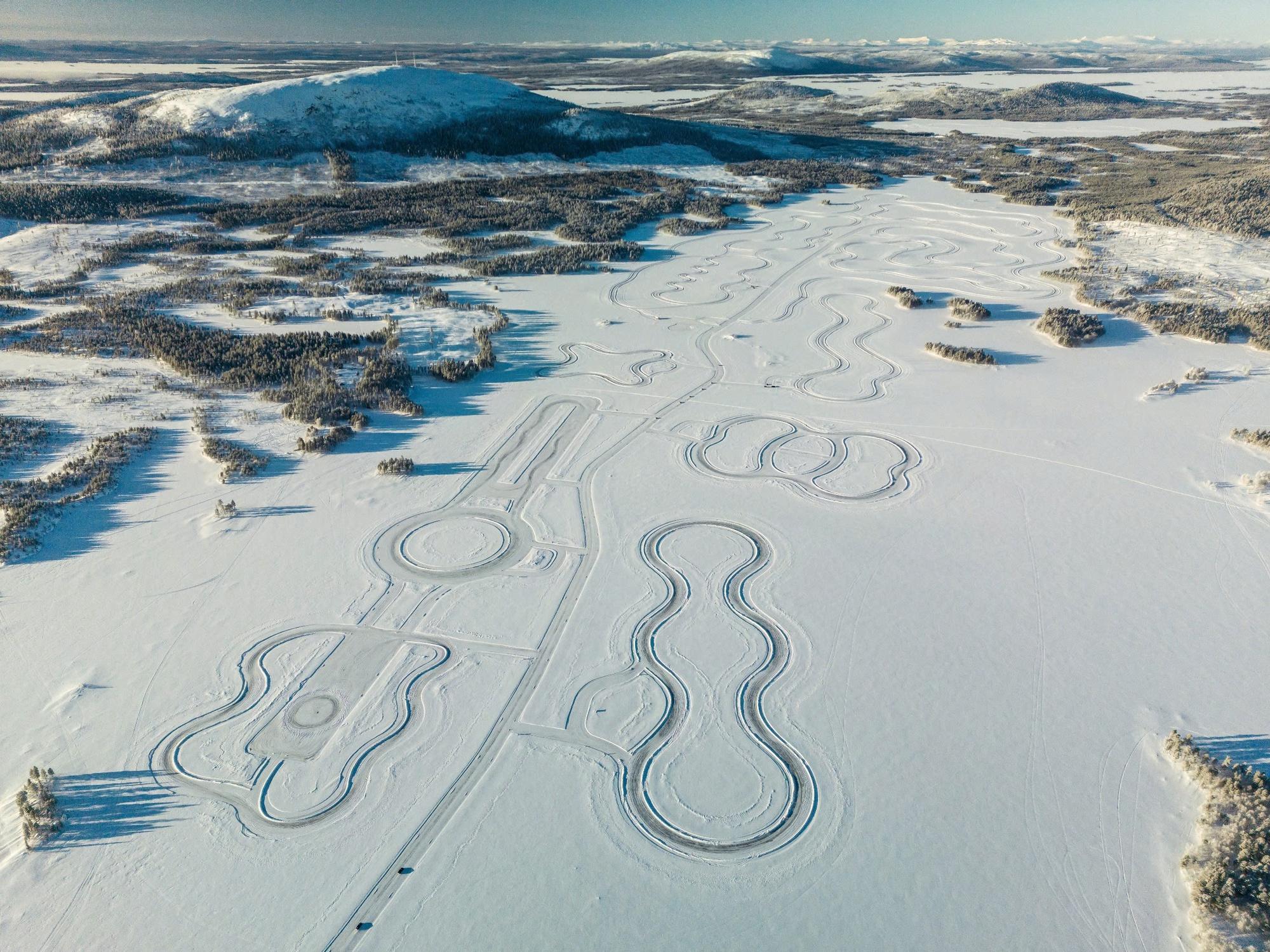Ưu đãi Mercedes-AMG: Nhận ngay trải nghiệm lái xe trên băng tại cực Bắc châu Âu- Ảnh 1. Ưu đãi Mercedes-AMG: Nhận ngay trải nghiệm lái xe trên băng tại cực Bắc châu Âu- Ảnh 1.