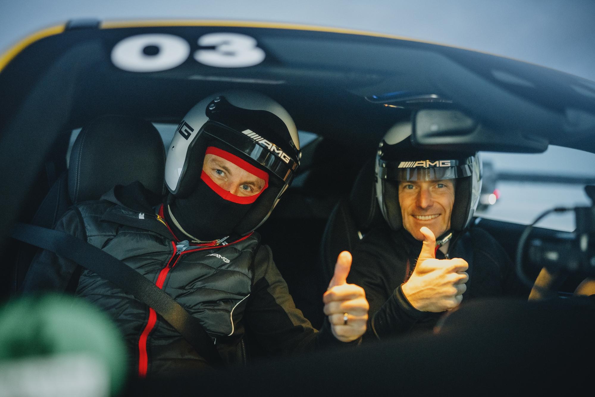 Ưu đãi Mercedes-AMG: Nhận ngay trải nghiệm lái xe trên băng tại cực Bắc châu Âu- Ảnh 2. Ưu đãi Mercedes-AMG: Nhận ngay trải nghiệm lái xe trên băng tại cực Bắc châu Âu- Ảnh 2.