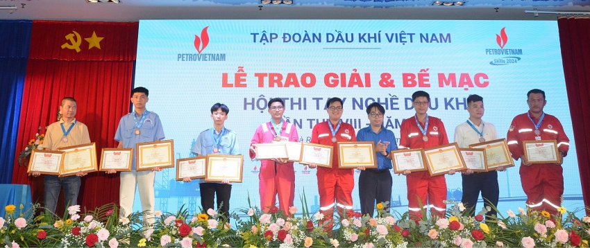 Chùm ảnh: Lễ Bế Mạc và trao giải cho các thí sinh đoạt giải tại Hội thi tay nghề Dầu khí lần VIII