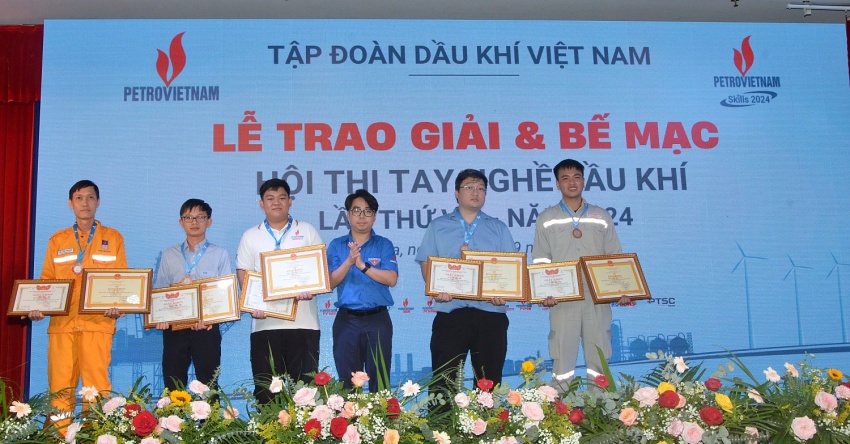 Chùm ảnh: Lễ Bế Mạc và trao giải cho các thí sinh đoạt giải tại Hội thi tay nghề Dầu khí lần VIII