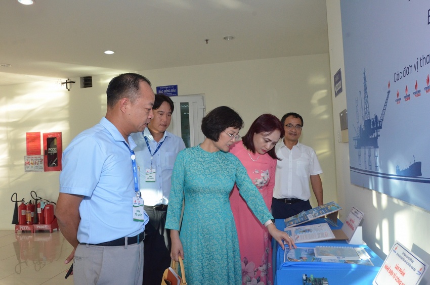 Chùm ảnh: Lễ Bế Mạc và trao giải cho các thí sinh đoạt giải tại Hội thi tay nghề Dầu khí lần VIII Chùm ảnh: Lễ Bế Mạc và trao giải cho các thí sinh đoạt giải tại Hội thi tay nghề Dầu khí lần VIII