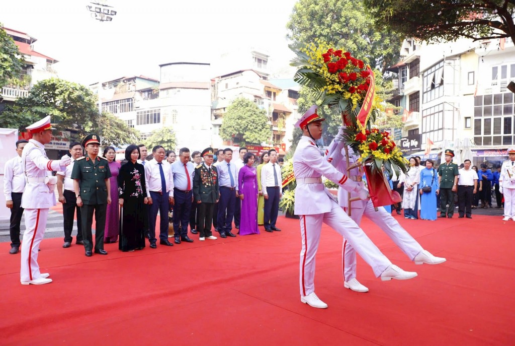 Tưởng nhớ các chiến sĩ hy sinh cho sự nghiệp giải phóng Thủ đô