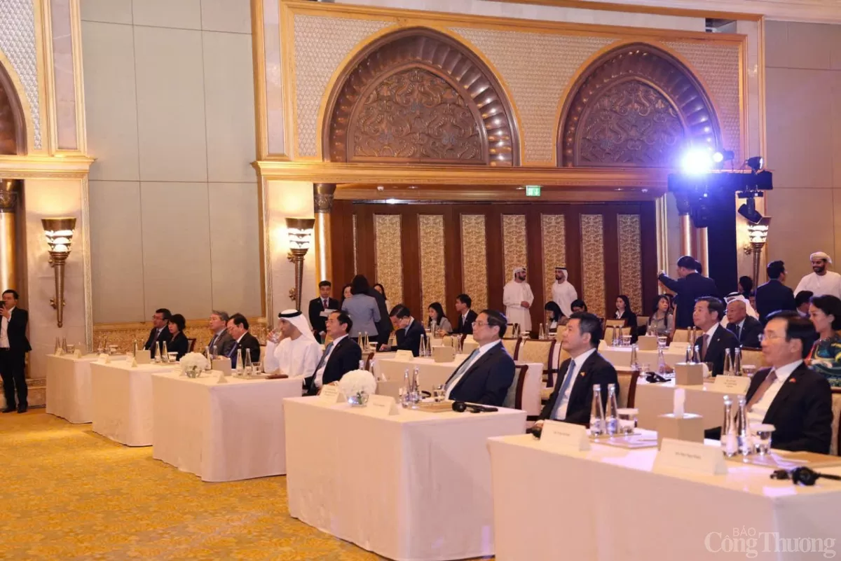 Thủ tướng Dự sự kiện ra mắt thương hiệu ô tô của Vinfast Thủ tướng Dự sự kiện ra mắt thương hiệu ô tô của Vinfast