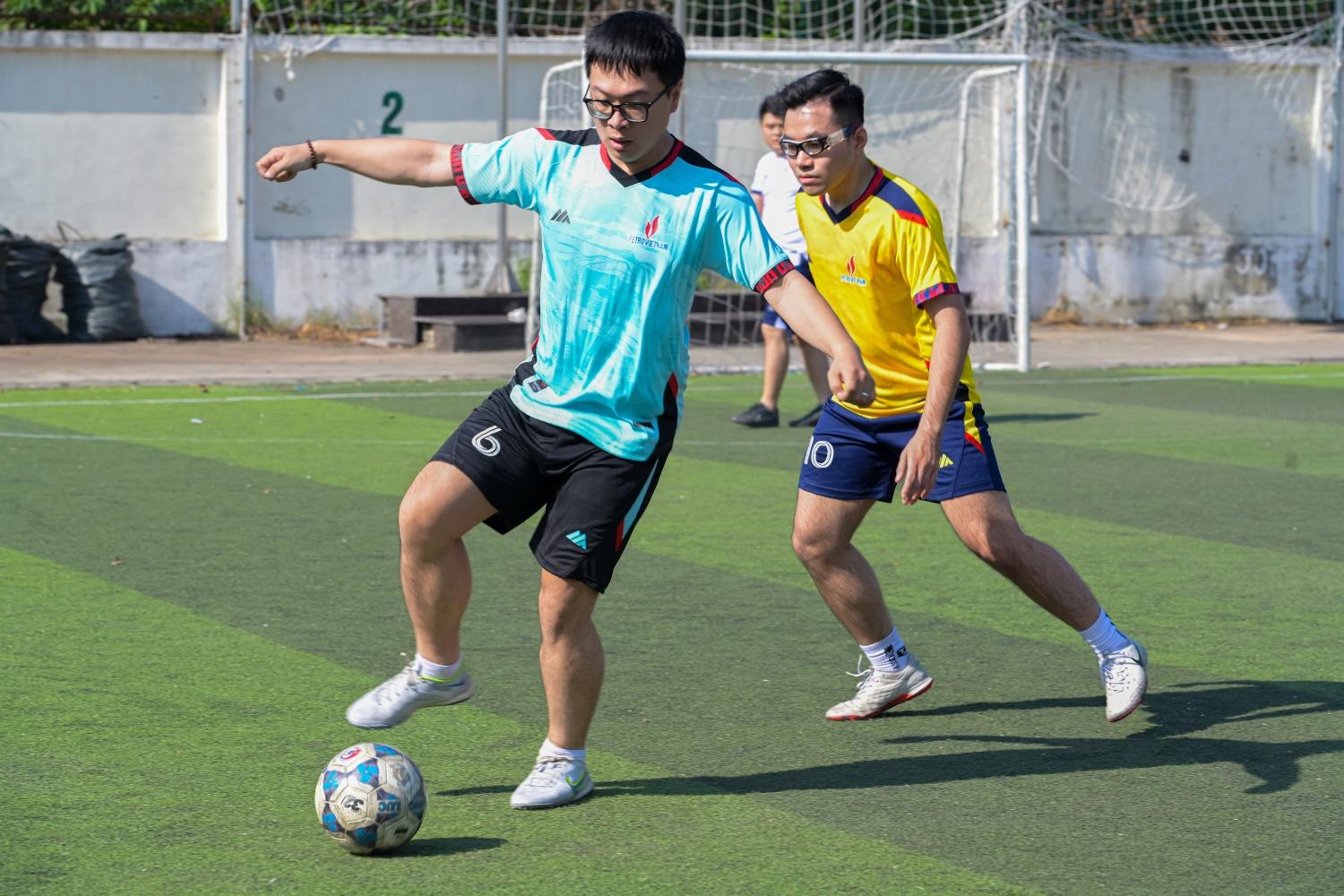 Sôi nổi Giải bóng đá Cúp Tứ Hùng do Đoàn Thanh niên Cơ quan Tập đoàn Dầu khí Việt Nam tổ chức