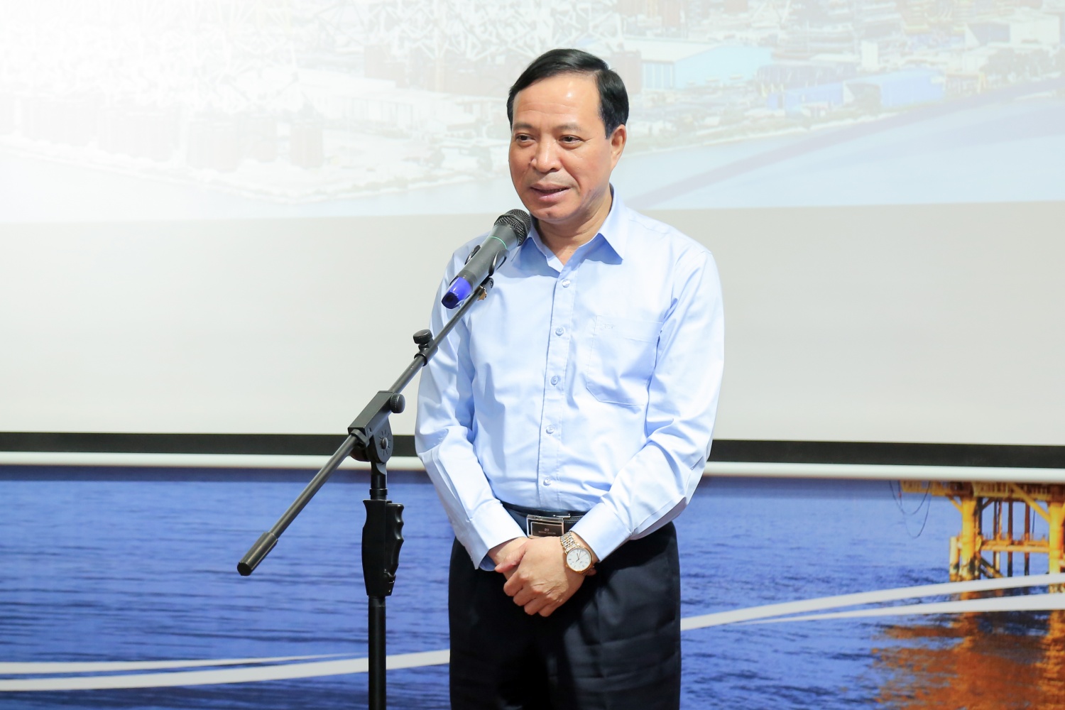 Petrovietnam trao hỗ trợ tỉnh Thanh Hóa xóa nhà tạm, nhà dột nát
