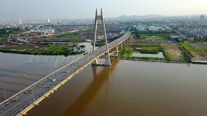 hai phong cam xe o to tai tren 75 tan qua cau binh tu ngay 4 12 hinh 1