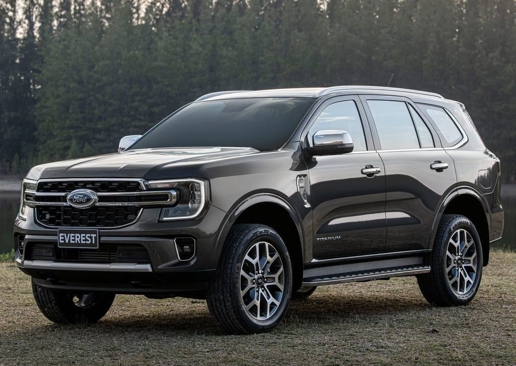 Xe gầm cao tầm giá trên 1 tỷ: Ford Everest áp đảo, Hyundai Santa Fe vươn lên mạnh mẽ- Ảnh 2.