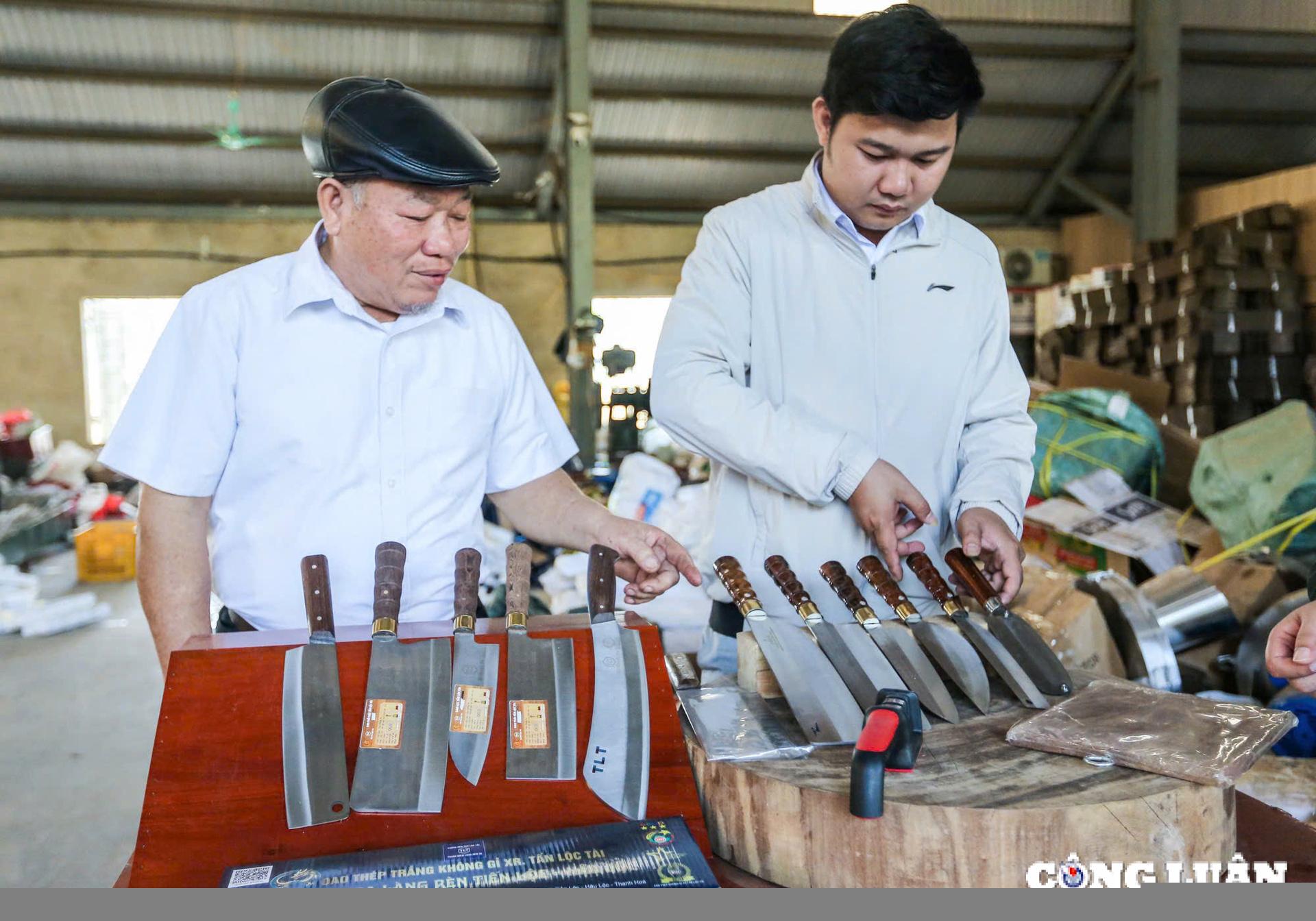 lang ren lon nhat xu thanh tat ban vao vu tet hinh 9