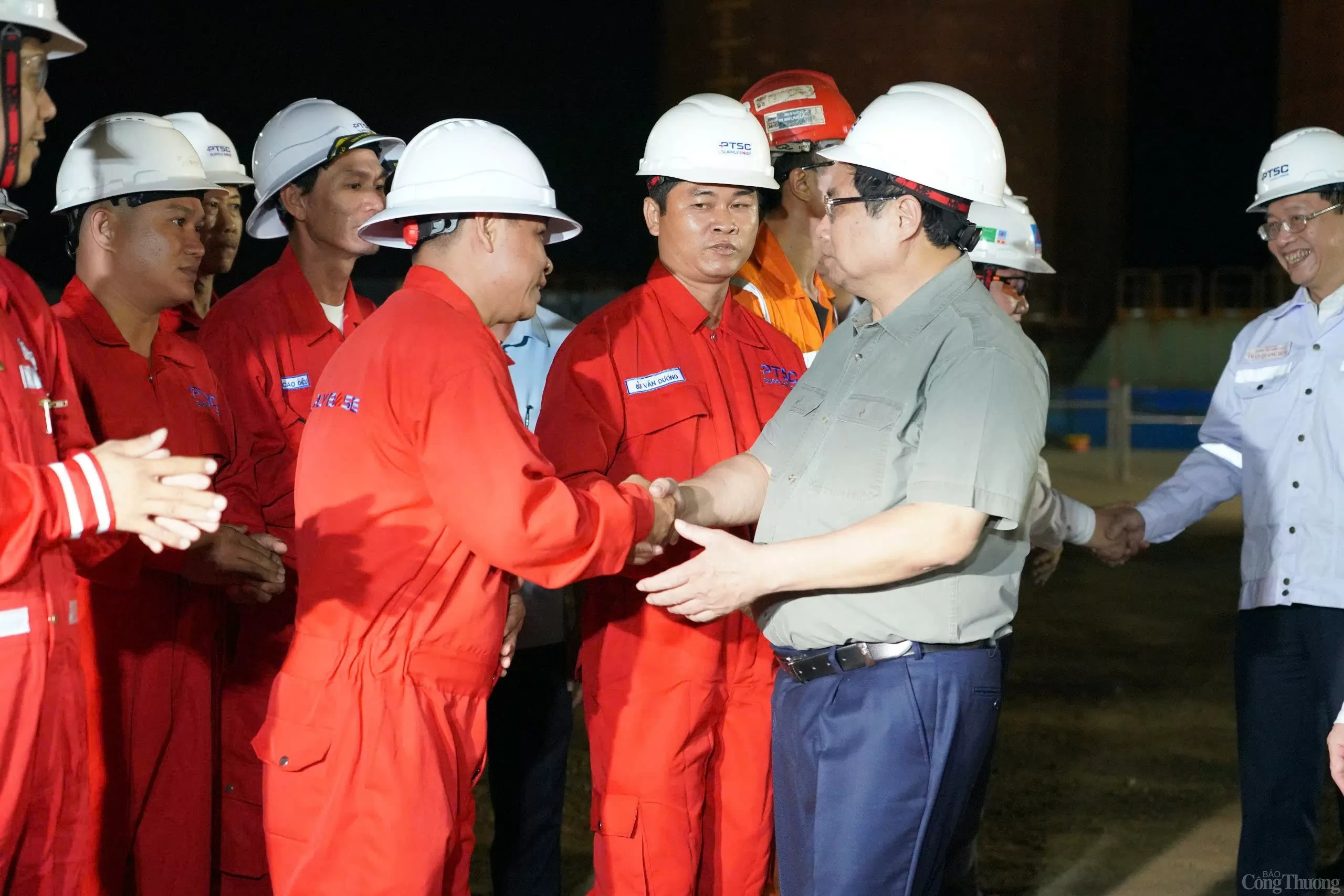 Thủ tướng: Sớm ghi danh Việt Nam trên bản đồ năng lượng tái tạo ngoài khơi thế giới