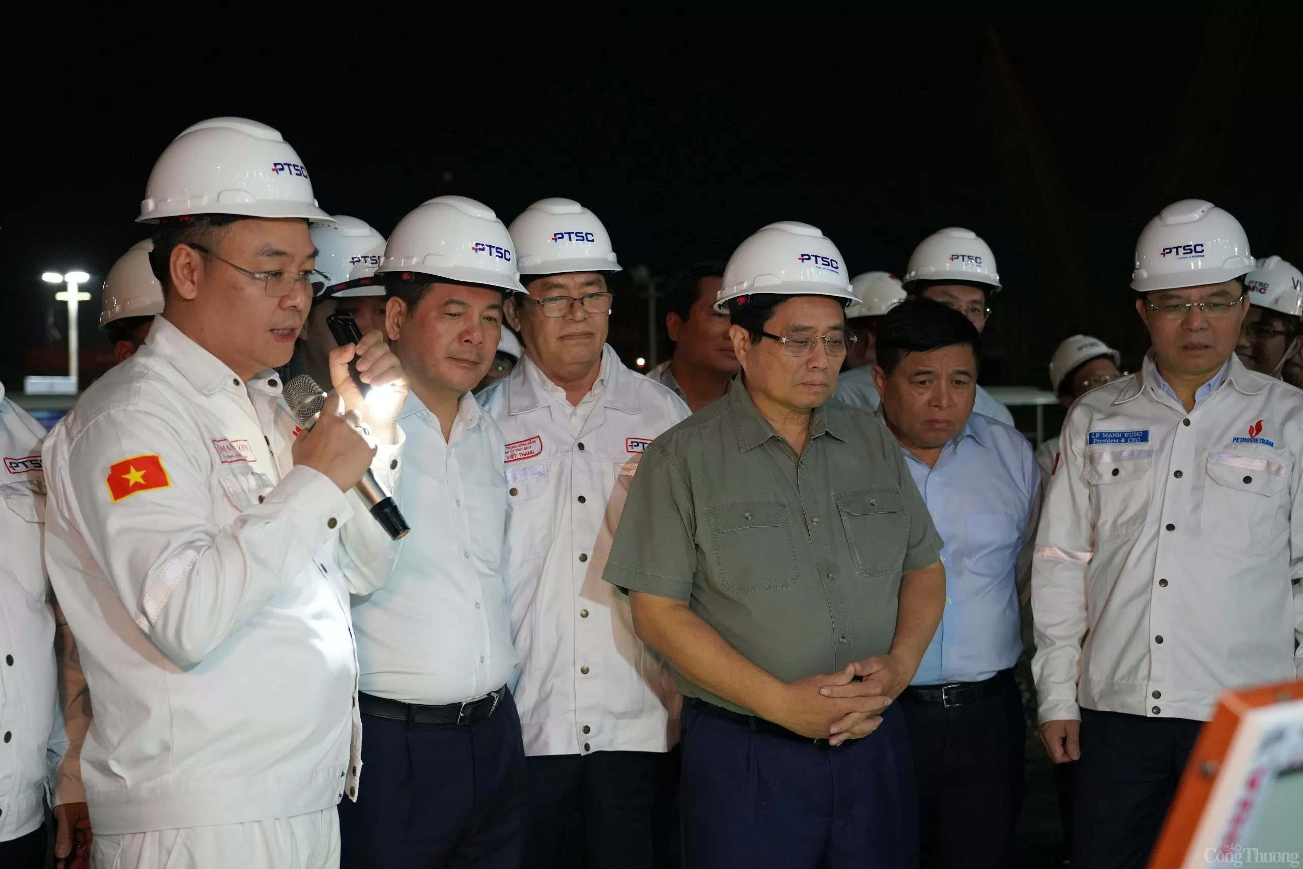 Thủ tướng: Sớm ghi danh Việt Nam trên bản đồ năng lượng tái tạo ngoài khơi thế giới