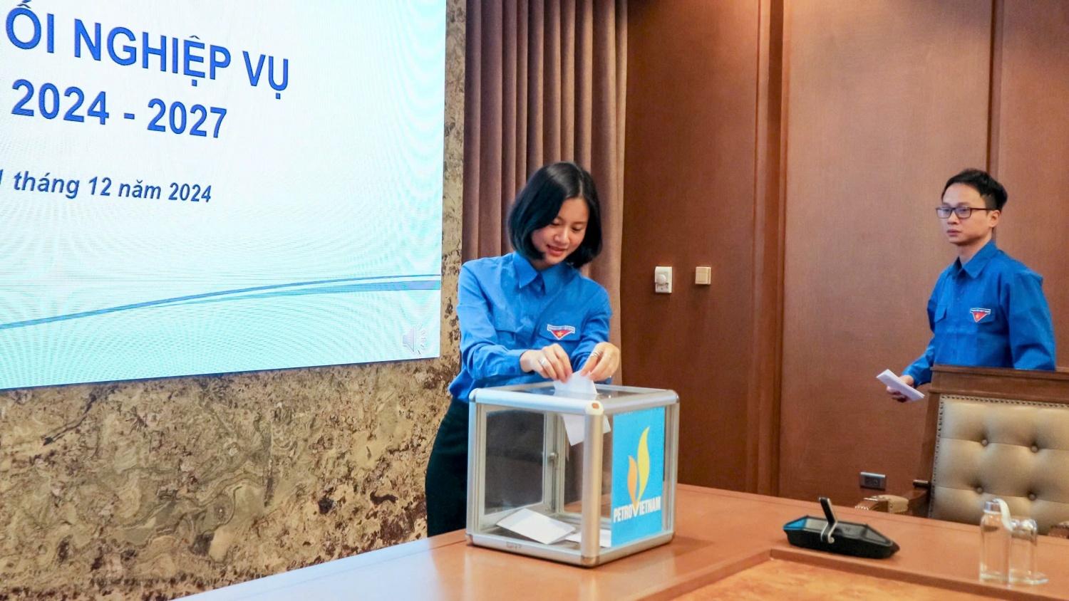 Đoàn Thanh niên Chi đoàn Khối Nghiệp vụ Petrovietnam tổ chức thành công Đại hội Chi đoàn nhiệm kỳ 2024 2027