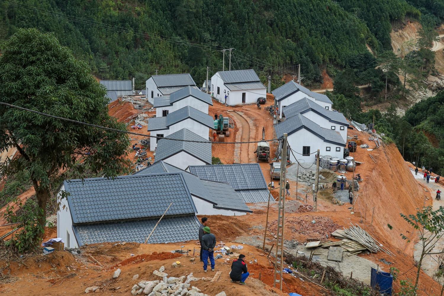 Gấp rút hoàn thiện để người dân sớm ổn định cuộc sống Gấp rút hoàn thiện để người dân sớm ổn định cuộc sống