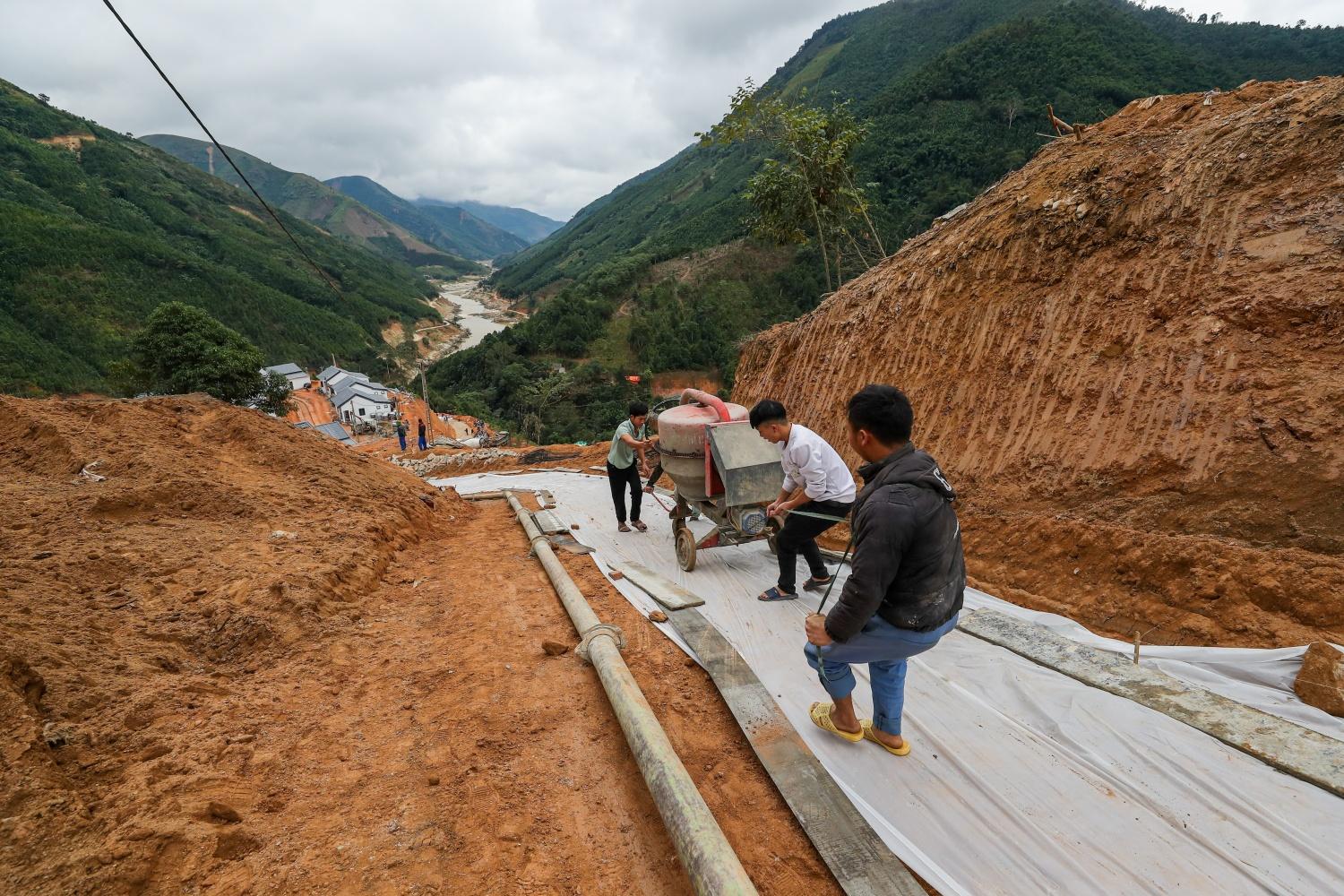 Gấp rút hoàn thiện để người dân sớm ổn định cuộc sống Gấp rút hoàn thiện để người dân sớm ổn định cuộc sống