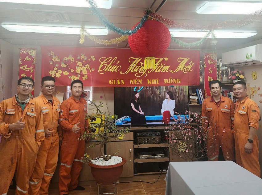 Không khí đón Tết giữa biển khơi Không khí đón Tết giữa biển khơi