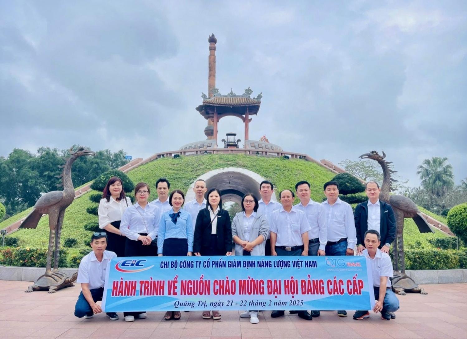 Chi bộ EIC: Lễ kết nạp đảng viên mới đầy ý nghĩa tại Nghĩa trang liệt sĩ Quốc gia Trường Sơn Chi bộ EIC: Lễ kết nạp đảng viên mới đầy ý nghĩa tại Nghĩa trang liệt sĩ Quốc gia Trường Sơn