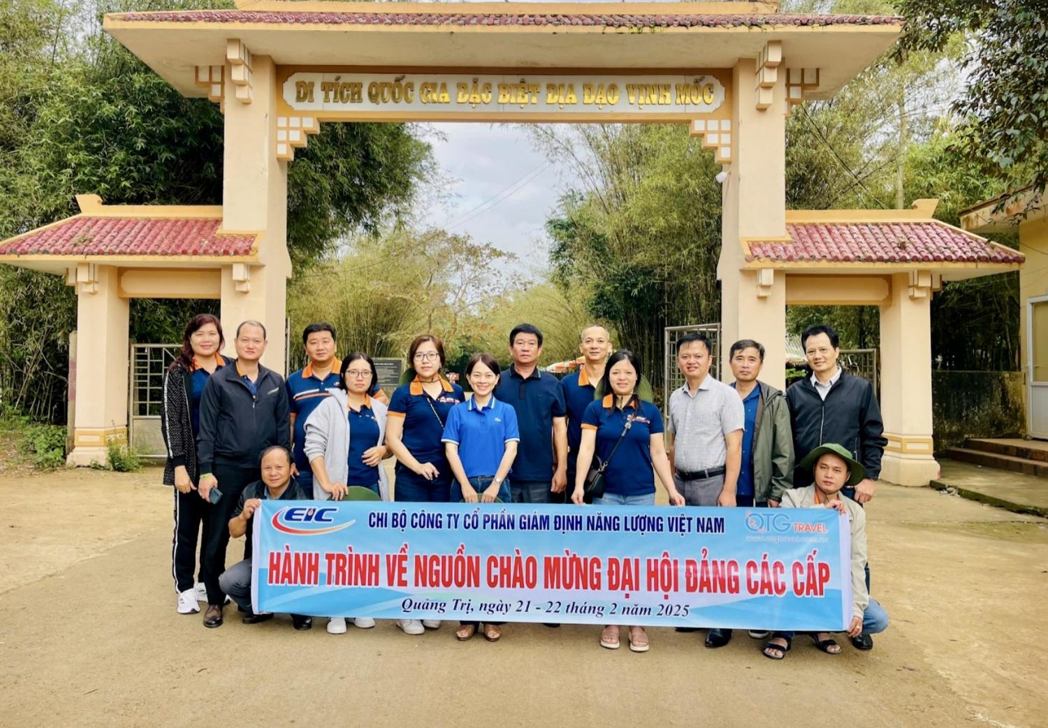 Chi bộ EIC: Lễ kết nạp đảng viên mới đầy ý nghĩa tại Nghĩa trang liệt sĩ Quốc gia Trường Sơn Chi bộ EIC: Lễ kết nạp đảng viên mới đầy ý nghĩa tại Nghĩa trang liệt sĩ Quốc gia Trường Sơn