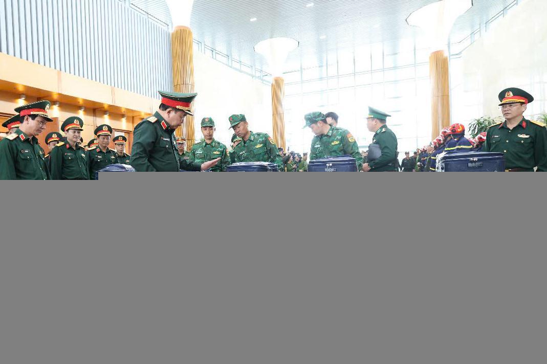 hinh anh 80 quan nhan len duong sang myanmar ho tro khac phuc hau qua dong dat hinh 6