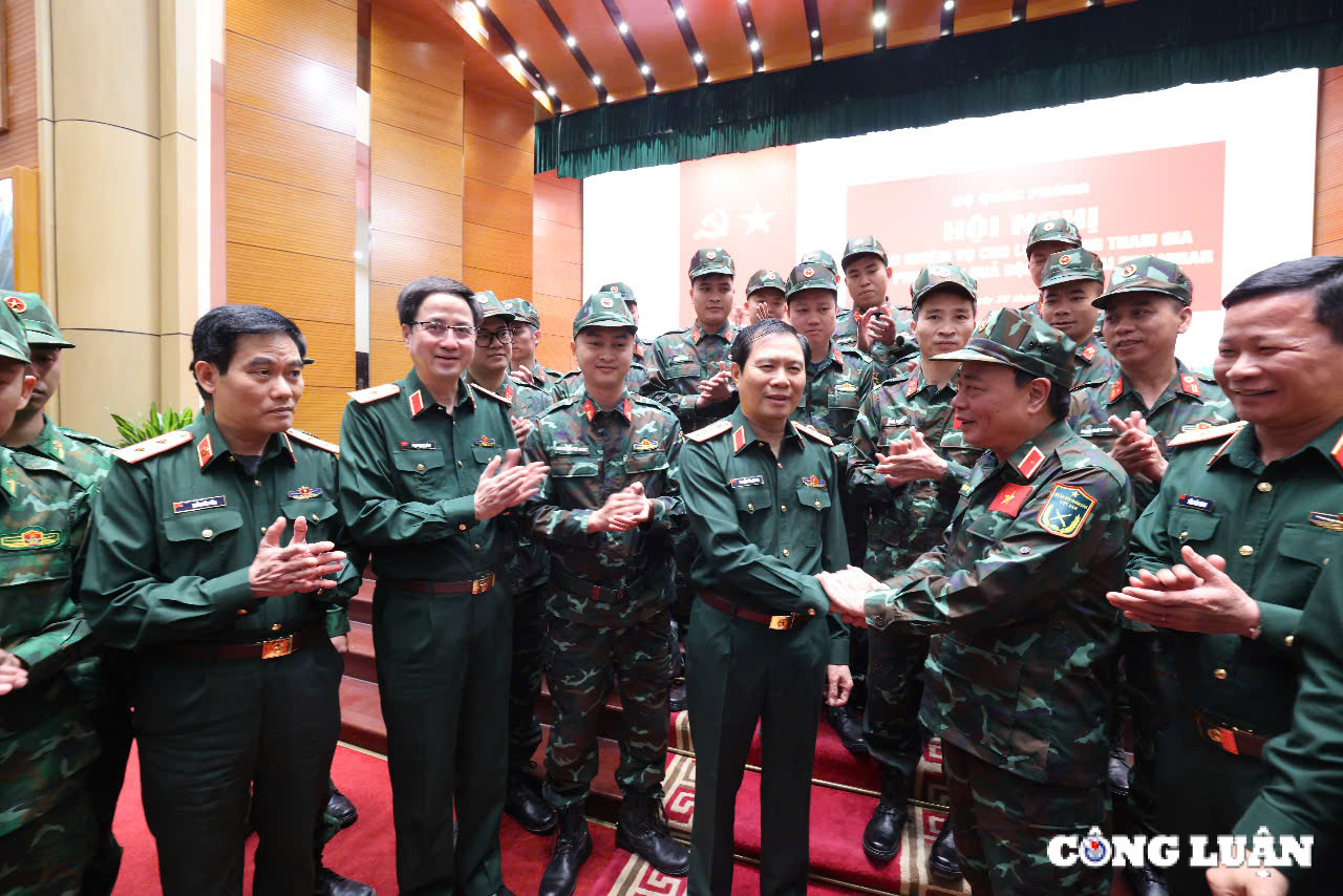 hinh anh 80 quan nhan len duong sang myanmar ho tro khac phuc hau qua dong dat hinh 2