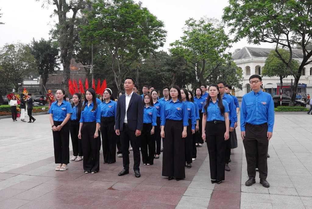 Lãnh đạo TP Hà Nội dâng hoa tưởng nhớ lãnh tụ V.I.Lênin