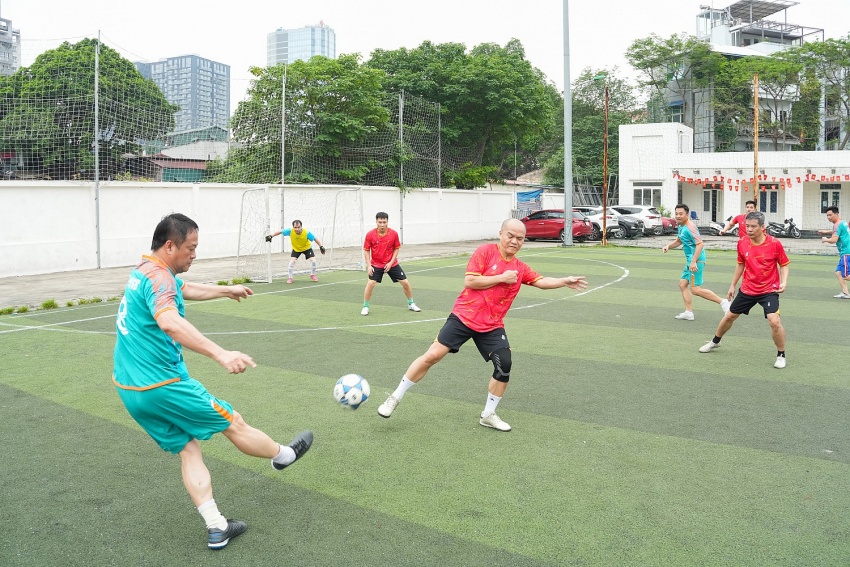 Sôi nổi Giải bóng đá Cúp Tứ Hùng do Đoàn Thanh niên BMQL&ĐH Petrovietnam tổ chức