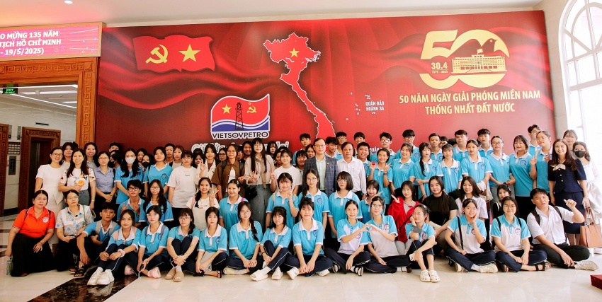 Thắp sáng ước mơ nghề nghiệp: Một ngày trải nghiệm tại PVU và Vietsovpetro