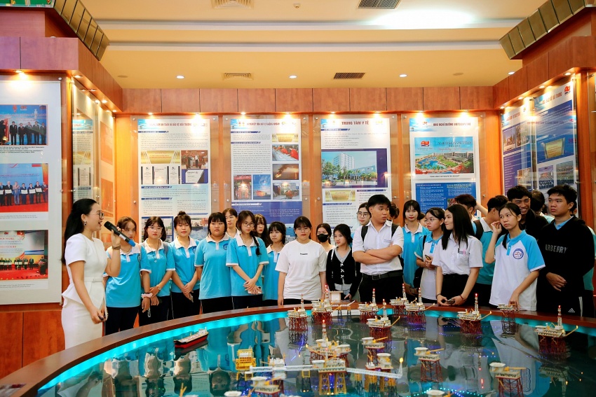 Thắp sáng ước mơ nghề nghiệp: Một ngày trải nghiệm tại PVU và Vietsovpetro