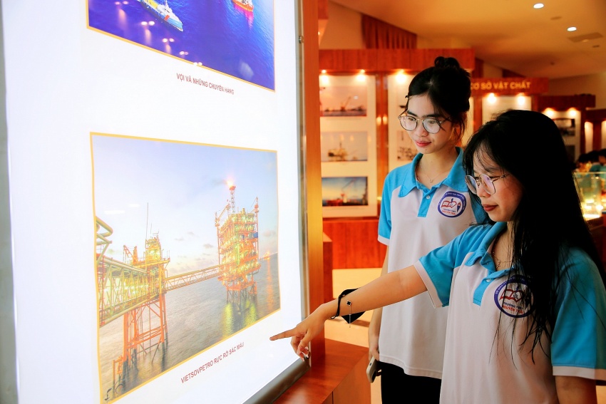 Thắp sáng ước mơ nghề nghiệp: Một ngày trải nghiệm tại PVU và Vietsovpetro