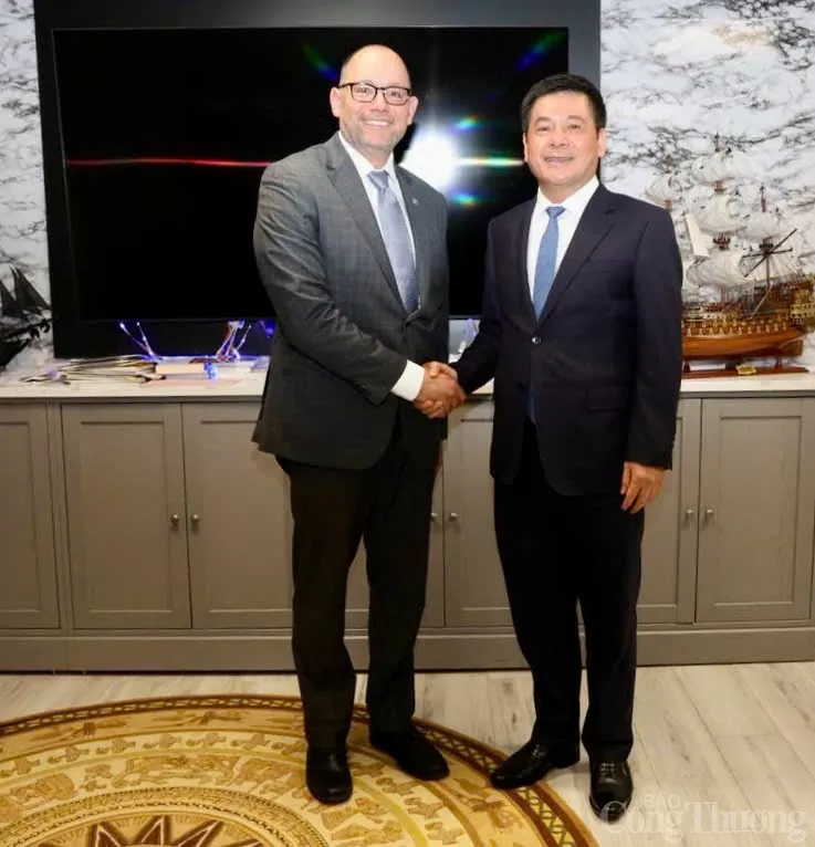 Bộ trưởng Nguyễn Hồng Diên Excelerate Energy về phát triển khí LNG