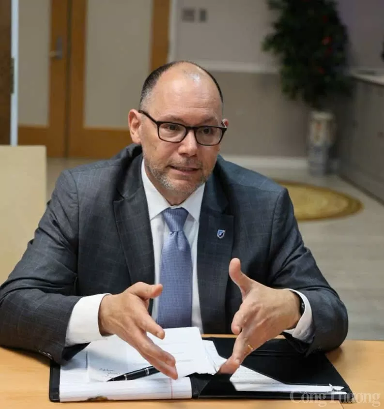 Bộ trưởng Nguyễn Hồng Diên Excelerate Energy về phát triển khí LNG