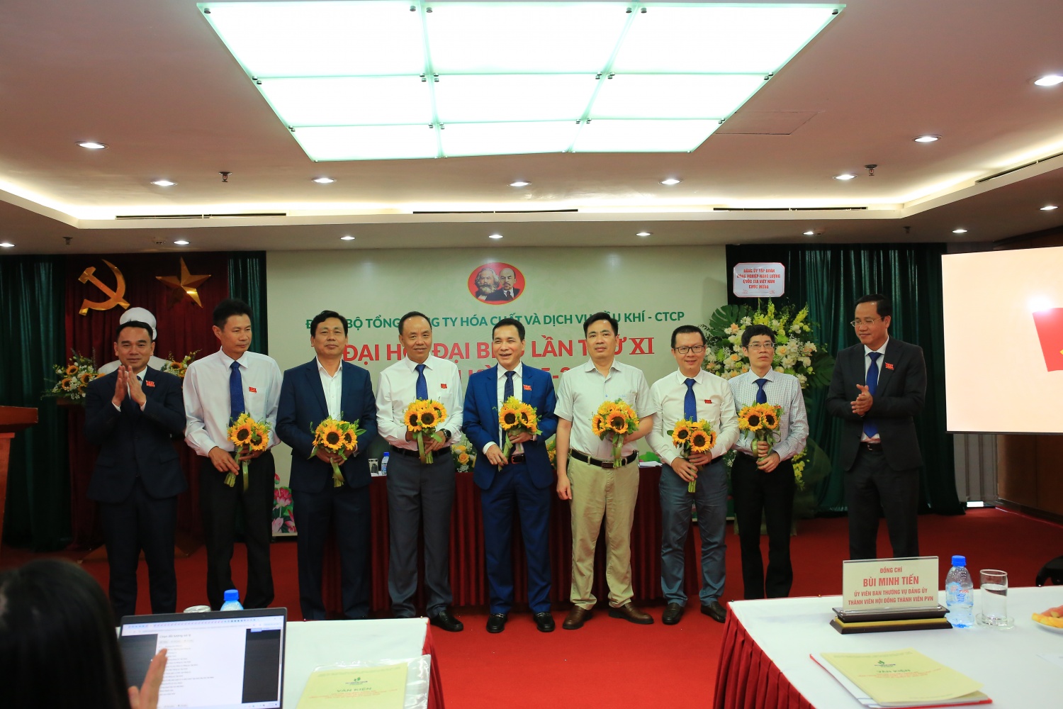 Phấn đấu góp phần vào tăng trưởng hai con số của Petrovietnam Đại hội Đảng bộ PVChem lần thứ XI