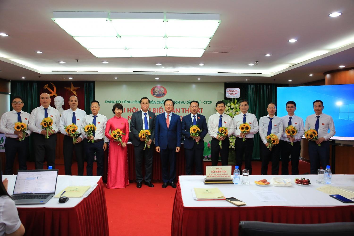 Phấn đấu góp phần vào tăng trưởng hai con số của Petrovietnam Đại hội Đảng bộ PVChem lần thứ XI