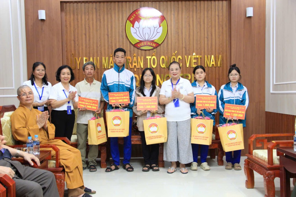 Đoàn đại biểu MTTQ TP Hà Nội thăm, làm việc tại tỉnh Quảng Trị