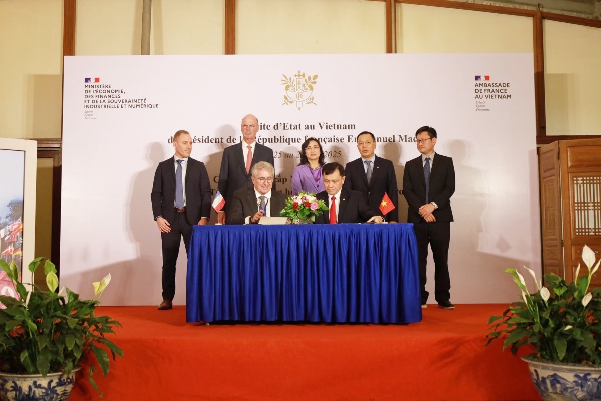 EVNSPC và HDF Energy (Pháp) hợp tác phát triển điện hydrogen xanh tại Việt Nam EVNSPC và HDF Energy (Pháp) hợp tác phát triển điện hydrogen xanh tại Việt Nam